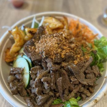 Vn Grill - a bowl of beef and vegetables - Vietnamese Near Me - San Jose, California