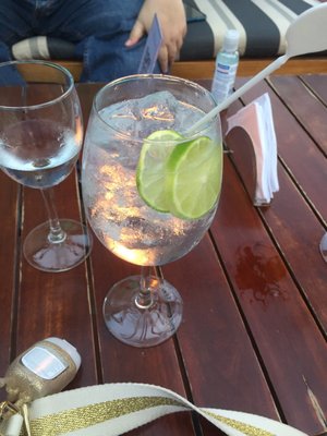 Alvear Roof Bar by null