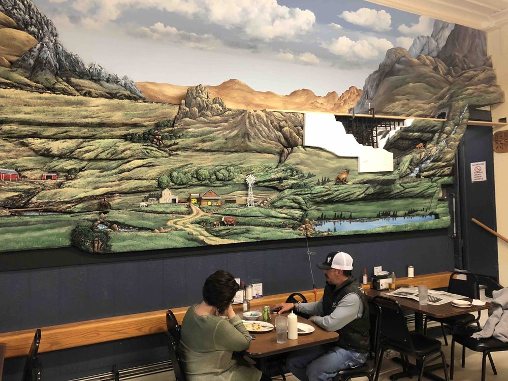 SPEEDWAY DINER Updated August 2024 12 Photos & 15 Reviews 811 Main, Forsyth, Montana