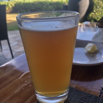 Oasis on the Beach - German Hefeweizen beer - Hawaiian Near Me - Kapaa, Hawaii Oasis on the Beach - German Hefeweizen beer - Hawaiian Near Me - Kapaa, Hawaii
