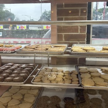 La Canasta Bakery - Bakeries Near Me - Chicago, Illinois