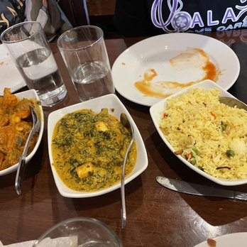 Raduni Indian Cuisine - Chicken and vegetables, saag and chicken and a special rice - Indian Near Me - Atlanta, Georgia Raduni Indian Cuisine - Chicken and vegetables, saag and chicken and a special rice - Indian Near Me - Atlanta, Georgia