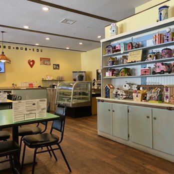 Jake's Restaurant - Counter and homemade bird houses. - Breakfast & Brunch Near Me - North Stonington, Connecticut