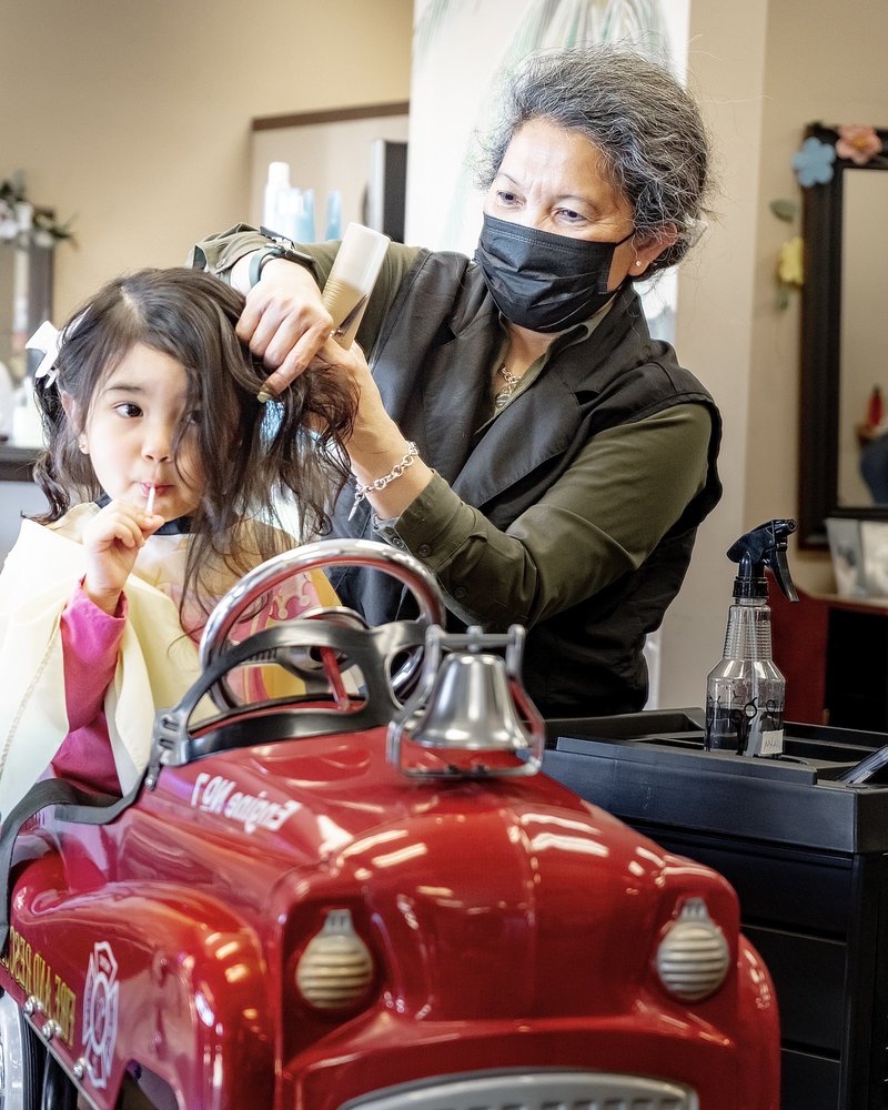 KIDS CAROUSEL CUTS Updated September 2024 98 Photos & 95 Reviews 1989 Peabody Rd