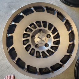 Original color of wheel was bronze and they had some curb rash Original color of wheel was bronze and they had some curb rash