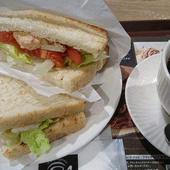 カフェ ド クリエ モンテメール芦屋店 Cafes 船戸町1 31 芦屋市 兵庫県 Japan Restaurant Reviews Phone Number Yelp