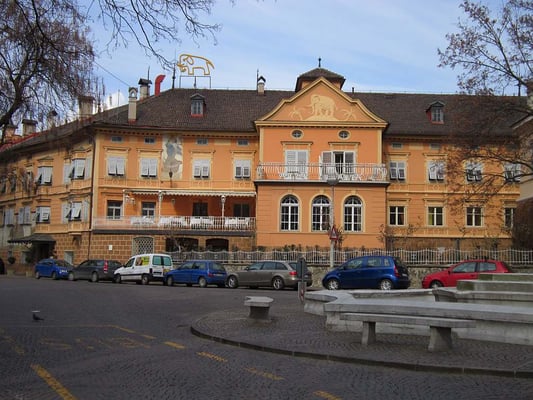 Hotel & Restaurant Elephant by null