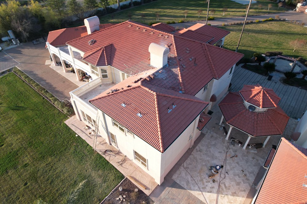 Slide of Octavio Sajuan Roofing