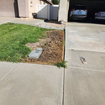 San Agustin Landscape - Before pic of side of driveway - Irrigation Near Me San Agustin Landscape - Before pic of side of driveway - Irrigation Near Me