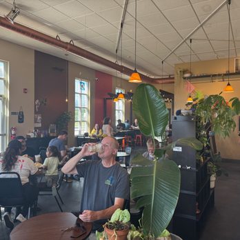 La Finca Coffeehouse - interior seating - Coffee & Tea Near Me - Saint Francis, Wisconsin La Finca Coffeehouse - interior seating - Coffee & Tea Near Me - Saint Francis, Wisconsin