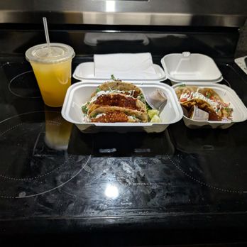 Da Cocinita Magic Tacos - 3 magic tacos and a shrimp taco with mango peach lemonade - Food Trucks Near Me - Atlanta, Georgia Da Cocinita Magic Tacos - 3 magic tacos and a shrimp taco with mango peach lemonade - Food Trucks Near Me - Atlanta, Georgia