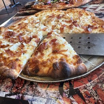 Trackside Pizza - Pizza Near Me - Sumner, Washington