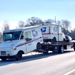 Lloyd's Towing & Service