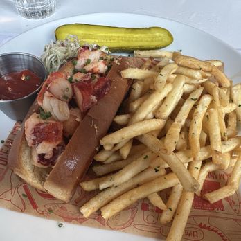 Fishing With Dynamite - CT style "lobstah" Connecticut Lobsta' Roll - just okay - prefer Lobster Guys instead - Seafood Near Me - Manhattan Beach, California Fishing With Dynamite - CT style "lobstah" Connecticut Lobsta' Roll - just okay - prefer Lobster Guys instead - Seafood Near Me - Manhattan Beach, California
