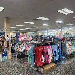 Mike's Gift Shop - Cute store!