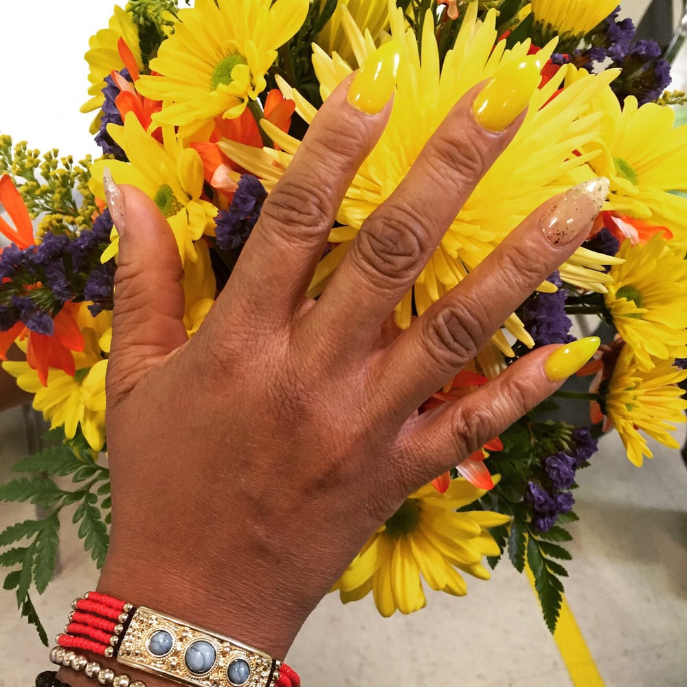 THE RIGHT TOUCH HAIR AND NAILS Updated September 2024 14 Photos