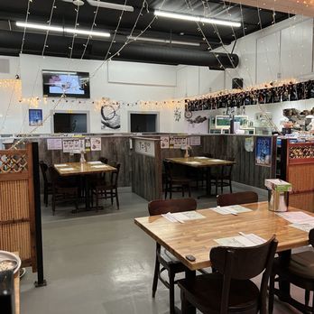 T-Fish Sushi and Roll - Inside - Sushi Bars Near Me - Los Angeles, California T-Fish Sushi and Roll - Inside - Sushi Bars Near Me - Los Angeles, California