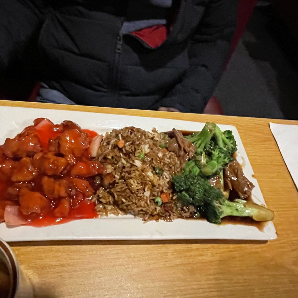 New China Restaurant - Sweet & sour pork, pork fried rice and beef with broccoli - Chinese Near Me - Manteca, California New China Restaurant - Sweet & sour pork, pork fried rice and beef with broccoli - Chinese Near Me - Manteca, California