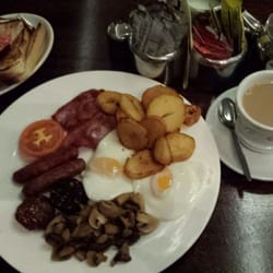 The Silver Key - Full Irish breakfast, no beans, extra egg.