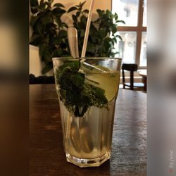 Kalter Hund Café & Bistro - Selbstgemachte Limonade