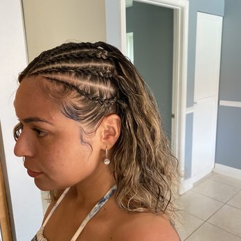 561 Loc Lounge - Hair Salons Near Me - Greenacres, Florida