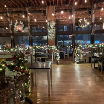 Mezzo - Dining area - Italian Near Me - Pittsburgh, Pennsylvania Mezzo - Dining area - Italian Near Me - Pittsburgh, Pennsylvania