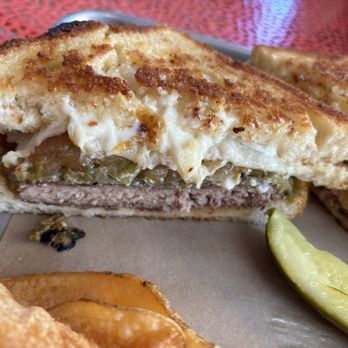 Refinery 14 - Patty Melt with green chile - Breakfast & Brunch Near Me - Madrid, New Mexico