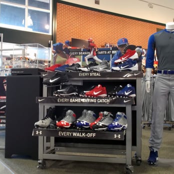 DICK'S Sporting Goods - Sporting Goods Near Me - Moore, Oklahoma DICK'S Sporting Goods - Sporting Goods Near Me - Moore, Oklahoma