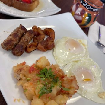 Con Huevos - Breakfast & Brunch Near Me - Hawthorne, California Con Huevos - Breakfast & Brunch Near Me - Hawthorne, California