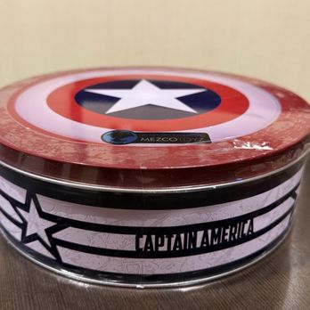 New York Comics - 2016 Captain America Mezco con exclusive - Comic Books Near Me - Brooklyn, New York