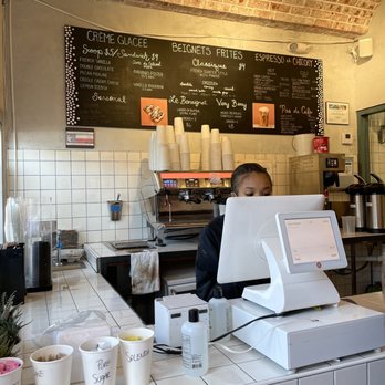 Le Bon Temps - Bakeries Near Me - Dallas, Texas