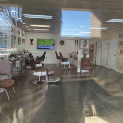 Ryans barber&beauty - The busy establishment that prevented him from being able to service me.