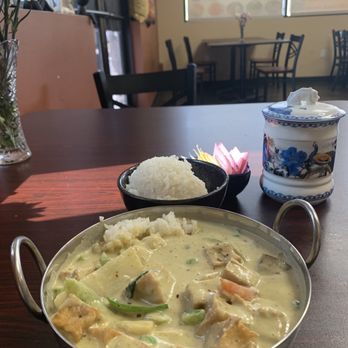 Sukhothai Thai Restaurant Express - Green Curry with Tofu, delicious! with perfect spice! - Thai Near Me - San Antonio, Texas