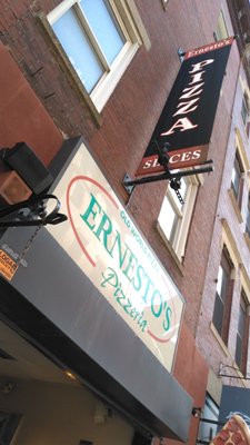 Ernesto's Pizza by null