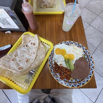 Tacos El Fluffy - Breakfast platter - Mexican Near Me - Pensacola, Florida Tacos El Fluffy - Breakfast platter - Mexican Near Me - Pensacola, Florida