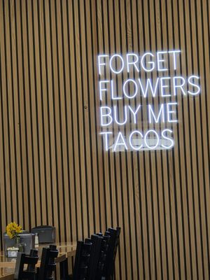 Birria House - Tacos y Mas by null