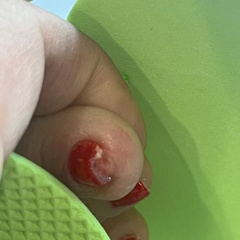 Happy Nails Boutique - This is the worst pedicure I ever had!!! - Nail Salons Near Me - Chicago, Illinois Happy Nails Boutique - This is the worst pedicure I ever had!!! - Nail Salons Near Me - Chicago, Illinois