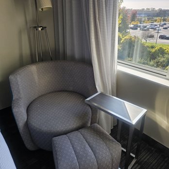 Courtyard by Marriott Toledo North - Room chair - Hotels Near Me - Toledo, Ohio Courtyard by Marriott Toledo North - Room chair - Hotels Near Me - Toledo, Ohio
