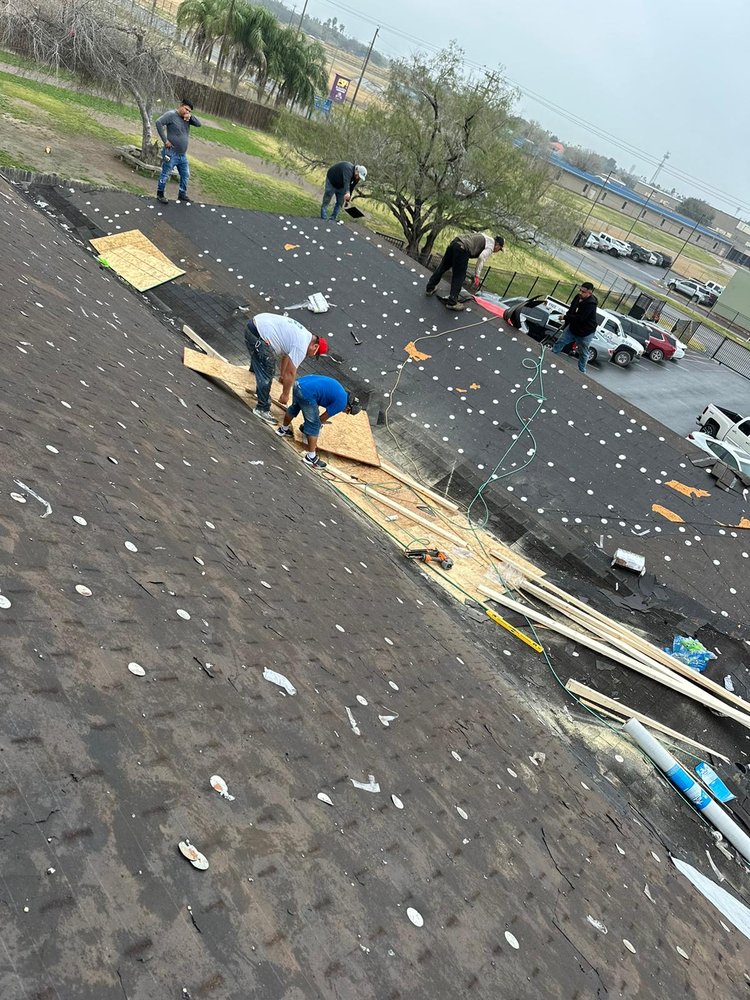 Slide of Mid-Valley Roofing