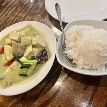 Benjarong Thai Restaurant - 67. GREEN CURRY with tofu - Thai Near Me - Monroe, Washington