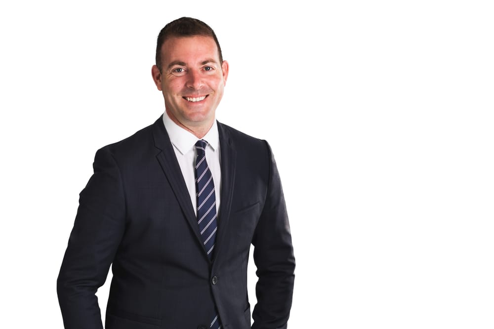 ANDREW WARREN VANGUARD PROPERTIES Updated August 2024 27 Reviews