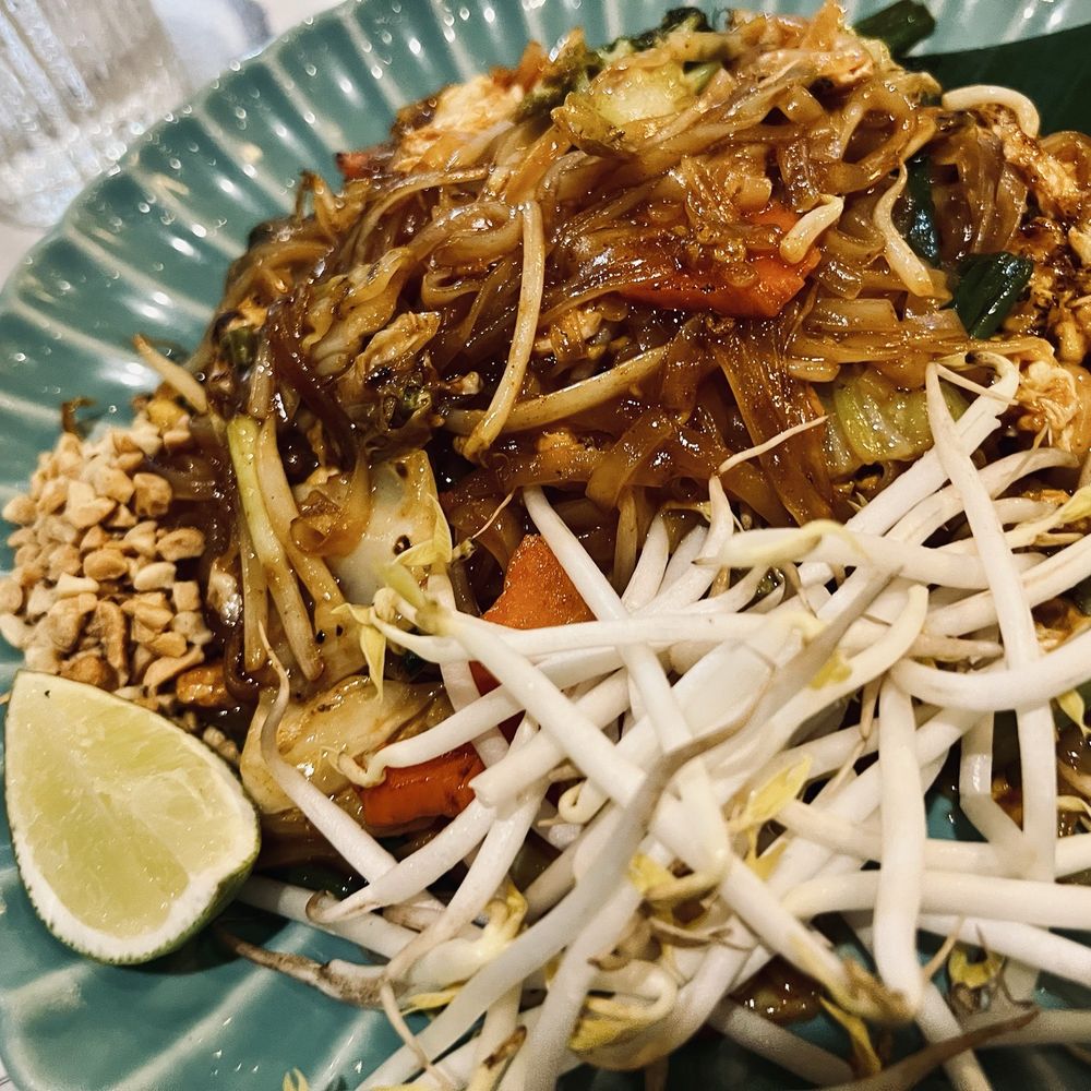 TALAY - Pad Thai - Thai Near Me - Orlando, Florida TALAY - Pad Thai - Thai Near Me - Orlando, Florida