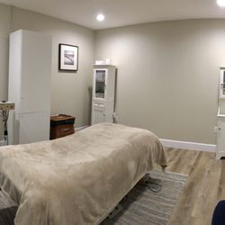 Forever Young By Susan - Clean, relaxing, large facial room