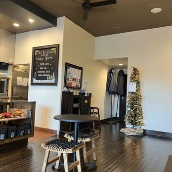 Calioh Coffee - Inside - Coffee & Tea Near Me - Moorpark, California