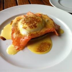 Noso - Huevos Benedictinos recién hechos en el Brunch, Restaurante NoSo