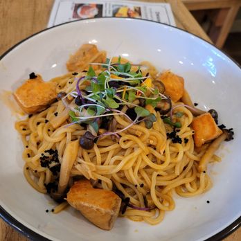 La Casa Mia - Salmon shimeji pasta - Italian Near Me - Milpitas, California La Casa Mia - Salmon shimeji pasta - Italian Near Me - Milpitas, California