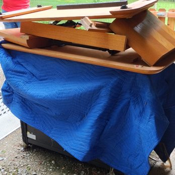 Best Price Moving and Storage - Coffee Table completely demolished - Movers Near Me - Chicago, Illinois