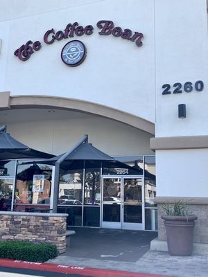 The Coffee Bean & Tea Leaf by null