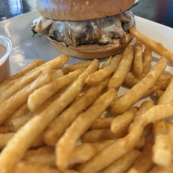 Porter's - Mushroom Swiss burger - Salad Near Me - Springdale, Utah