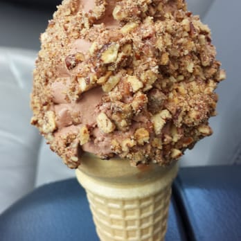 Glenview Dairy Bar - Chocolate cone coated in cinnamon pecans...mmmm - Ice Cream & Frozen Yogurt Near Me - Glenview, Illinois
